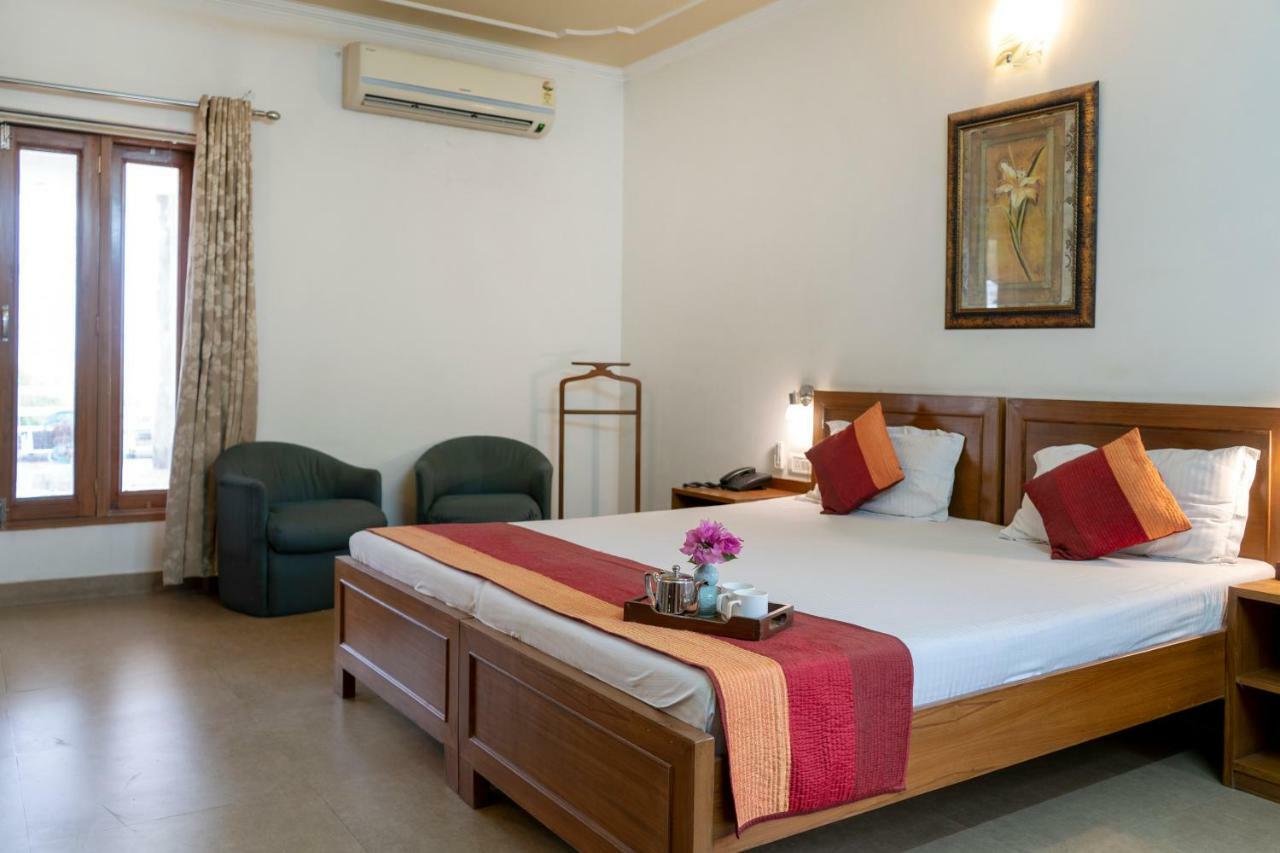 Giri Homestay By Vista Rooms Τζαϊπούρ Εξωτερικό φωτογραφία