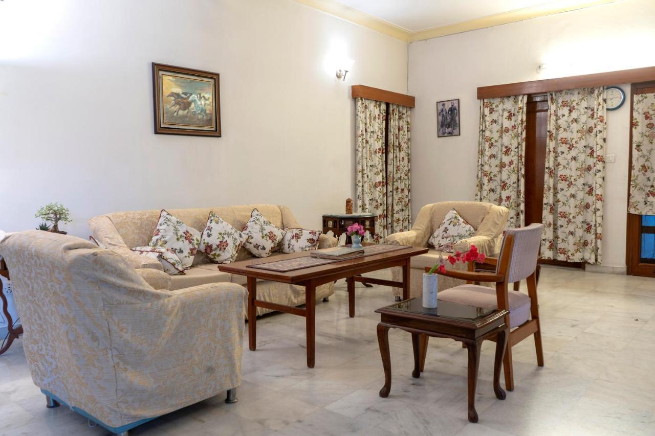 Giri Homestay By Vista Rooms Τζαϊπούρ Εξωτερικό φωτογραφία