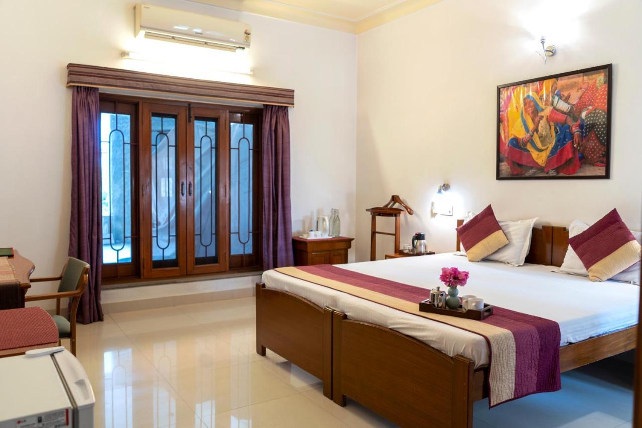 Giri Homestay By Vista Rooms Τζαϊπούρ Εξωτερικό φωτογραφία