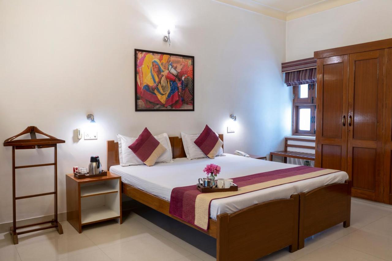Giri Homestay By Vista Rooms Τζαϊπούρ Εξωτερικό φωτογραφία